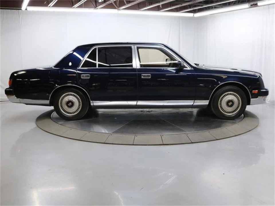 1997 Toyota Century 1st Gen - Image 8 of 31