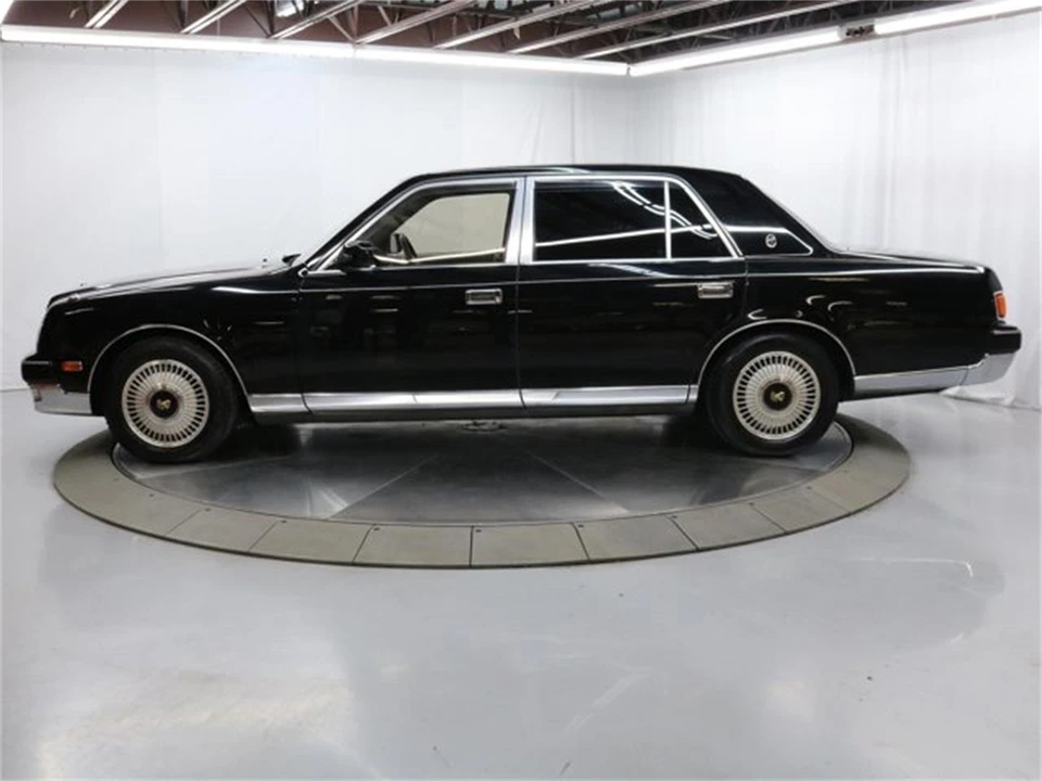 1997 Toyota Century 1st Gen - Image 4 of 31
