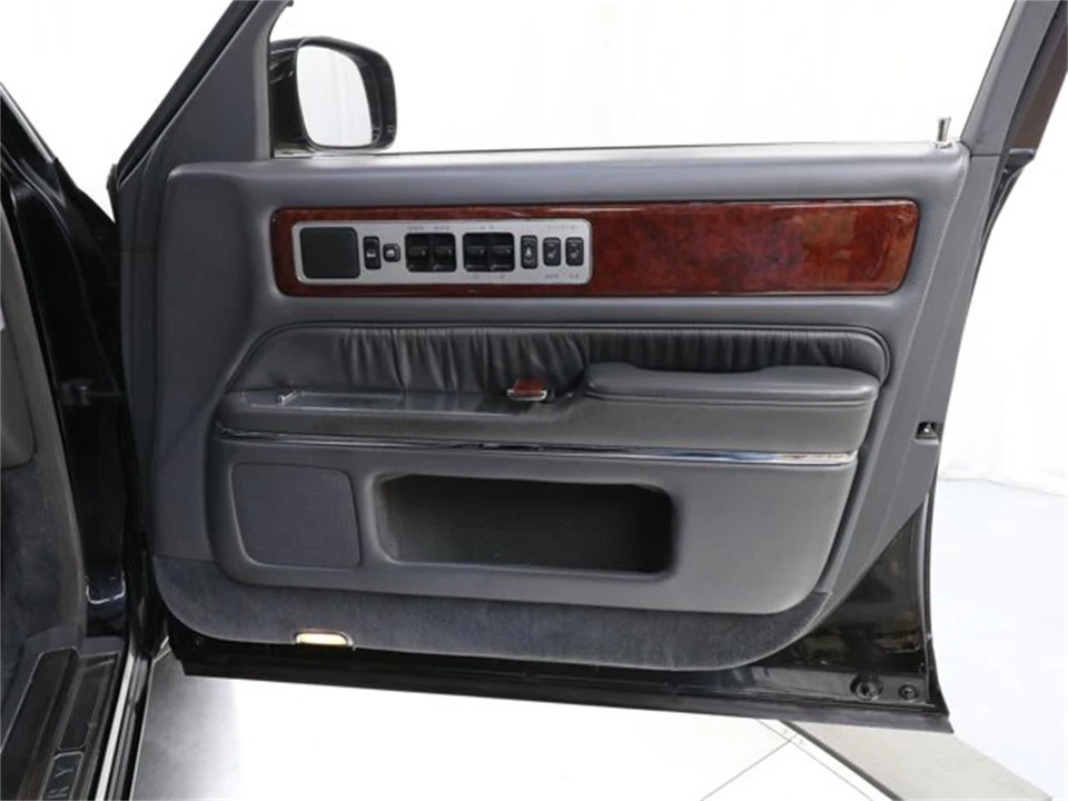 1997 Toyota Century 1st Gen - Image 22 of 31