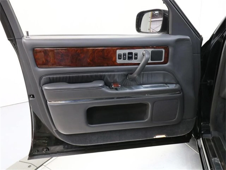 1997 Toyota Century 1st Gen - Image 19 of 31