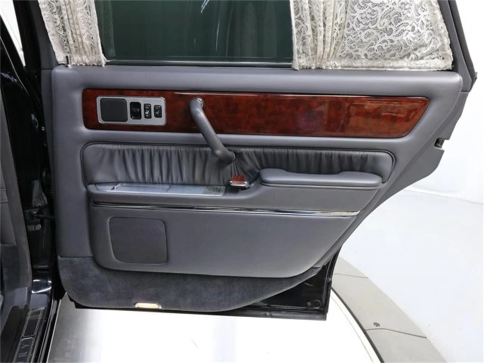 1997 Toyota Century 1st Gen - Image 21 of 31