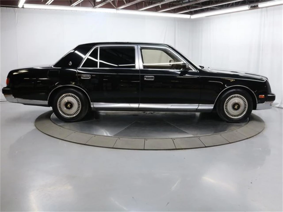 1997 Toyota Century 1st Gen - Image 8 of 31