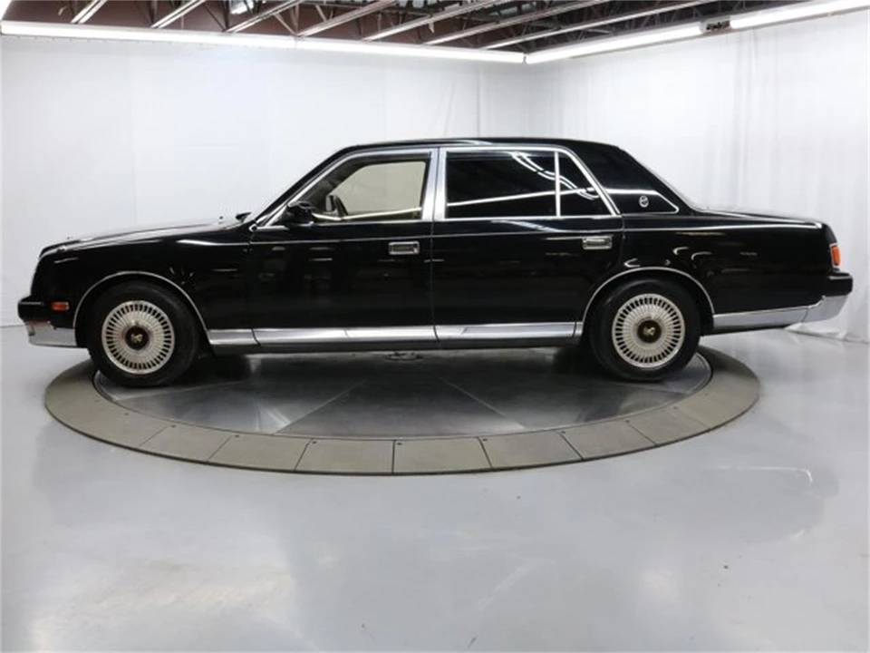 1997 Toyota Century 1st Gen - Image 4 of 31