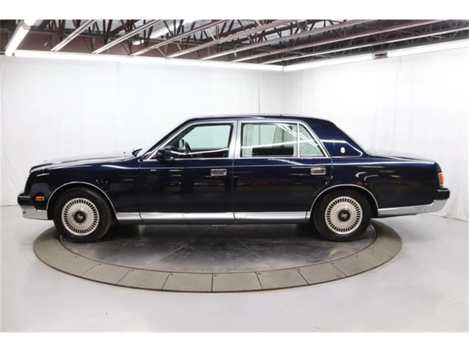 1997 Toyota Century 1st Gen - Image 4 of 31