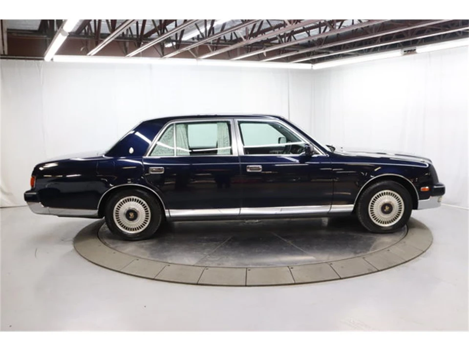 1997 Toyota Century 1st Gen - Image 8 of 31