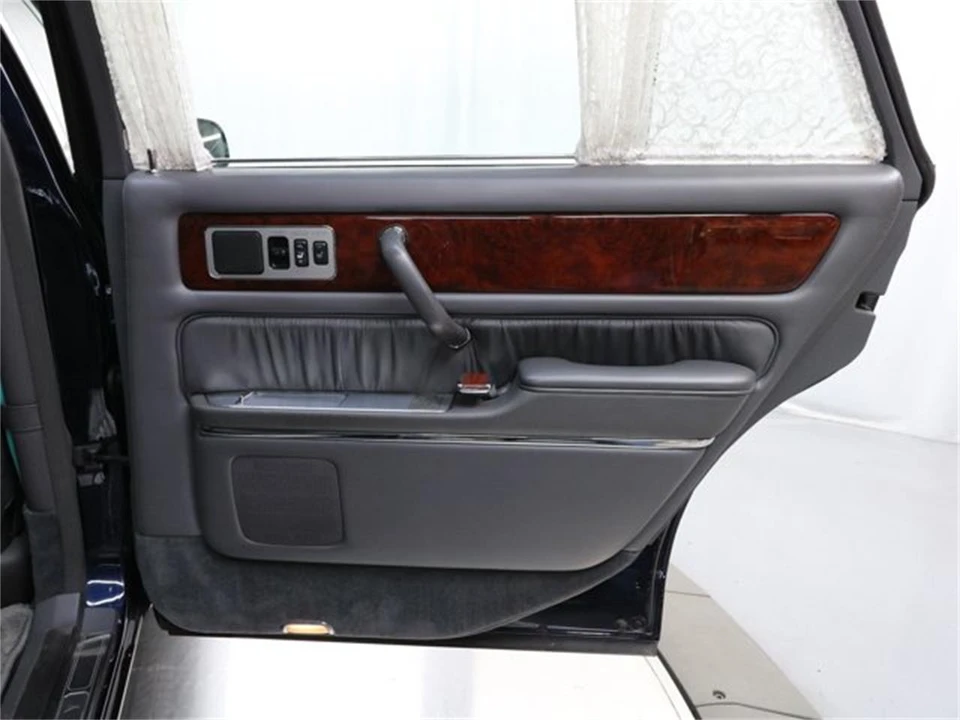 1997 Toyota Century 1st Gen - Image 21 of 31