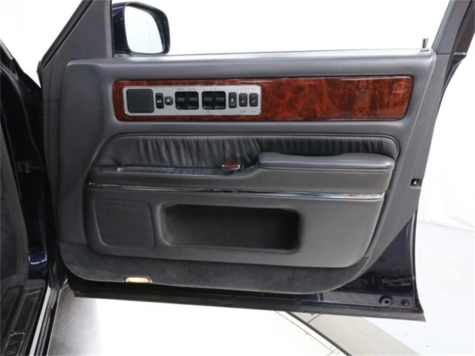 1997 Toyota Century 1st Gen - Image 22 of 31