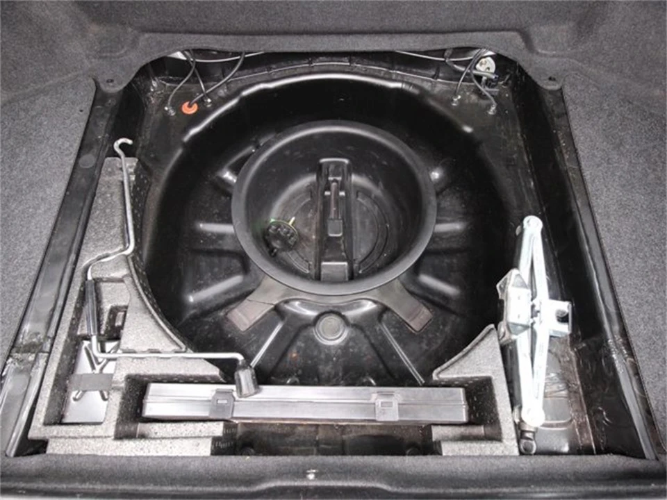 1997 Toyota Century 1st Gen - Image 28 of 31