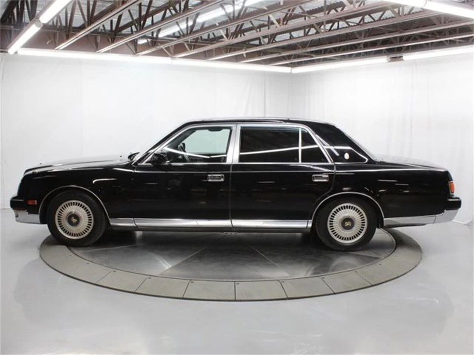 1997 Toyota Century 1st Gen - Image 4 of 31