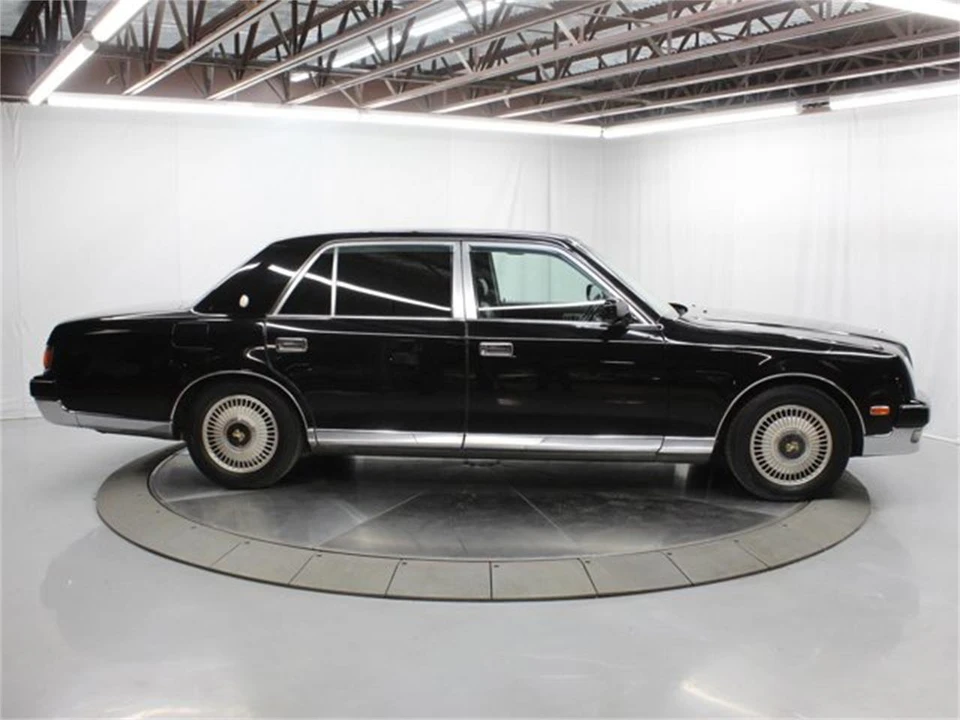 1997 Toyota Century 1st Gen - Image 8 of 31
