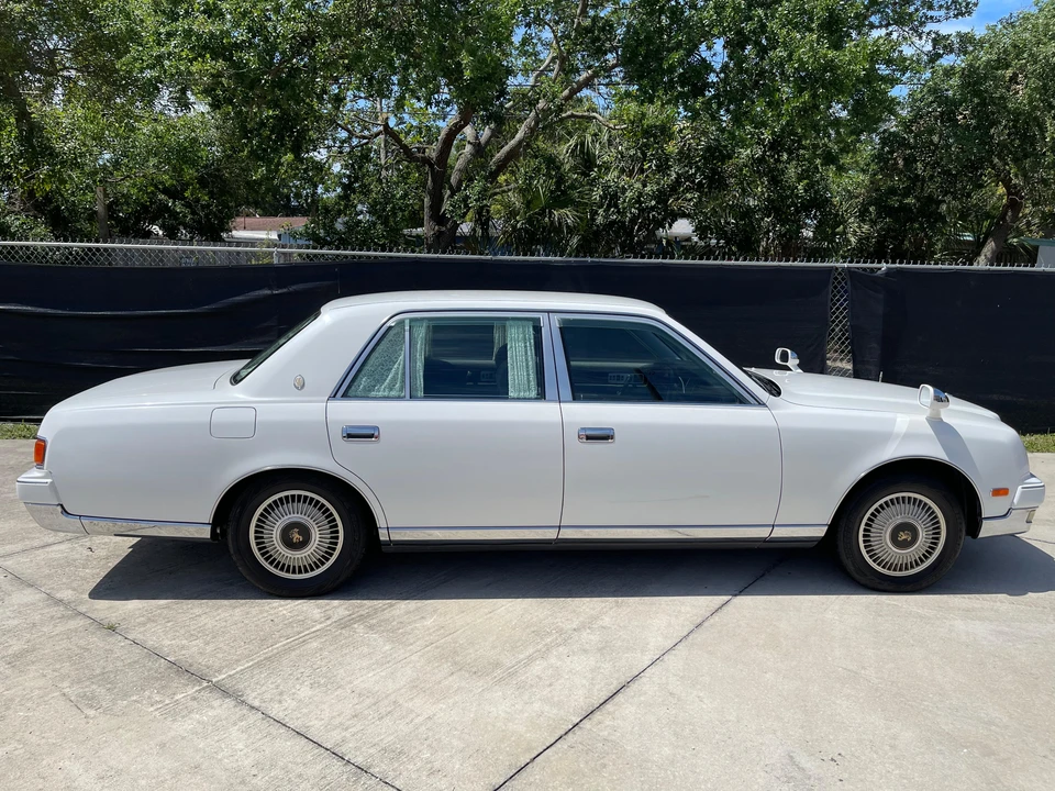 1997 Toyota Century 2nd Gen - Image 13 of 31