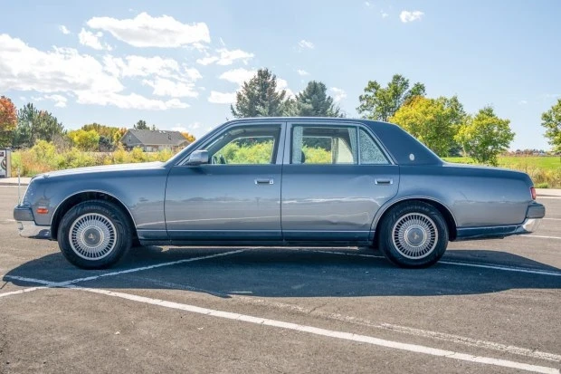 1997 Toyota Century 2nd Gen - Image 3 of 9