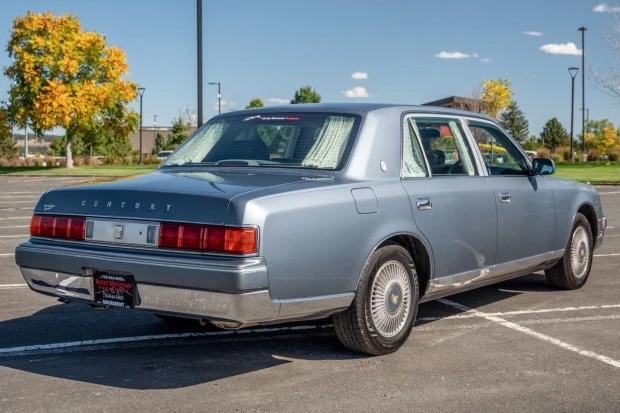 1997 Toyota Century 2nd Gen - Image 2 of 9