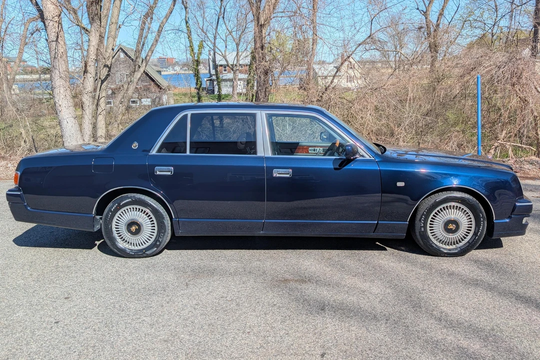 1997 Toyota Century 1st Gen - Image 3 of 31