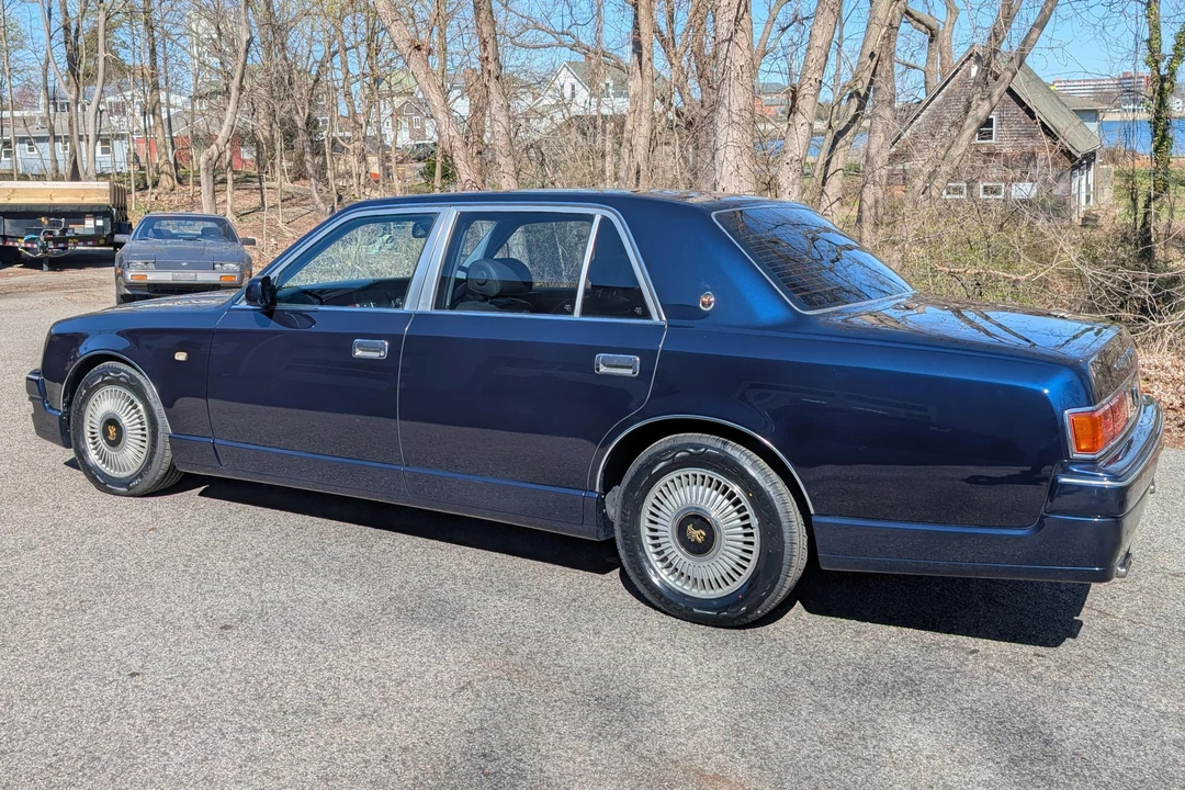 1997 Toyota Century 1st Gen - Image 4 of 31