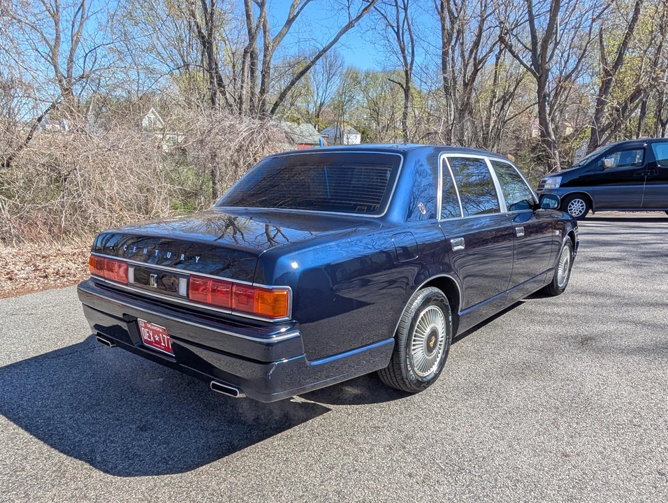 1997 Toyota Century 1st Gen - Image 19 of 31