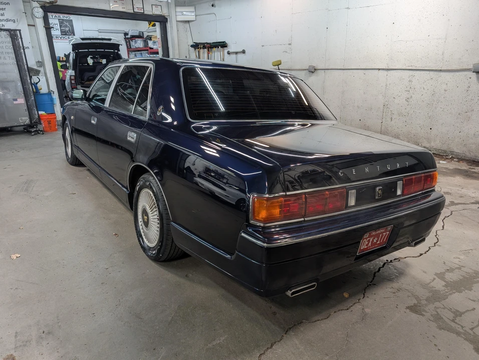 1997 Toyota Century 1st Gen - Image 28 of 31