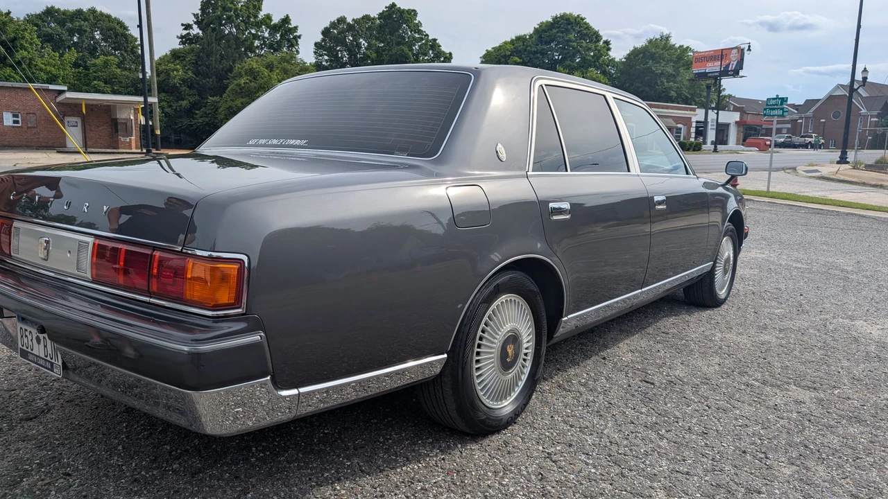 1997 Toyota Century - Image 10 of 31