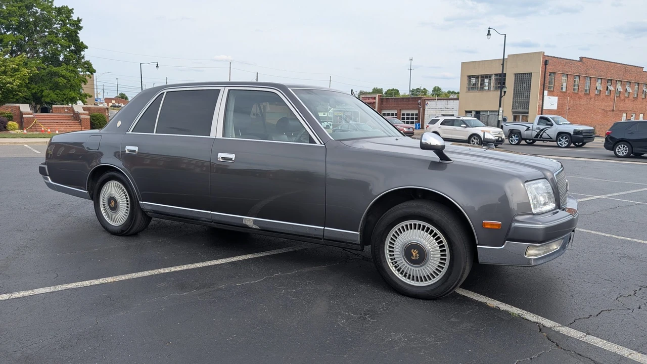 1997 Toyota Century - Image 7 of 31