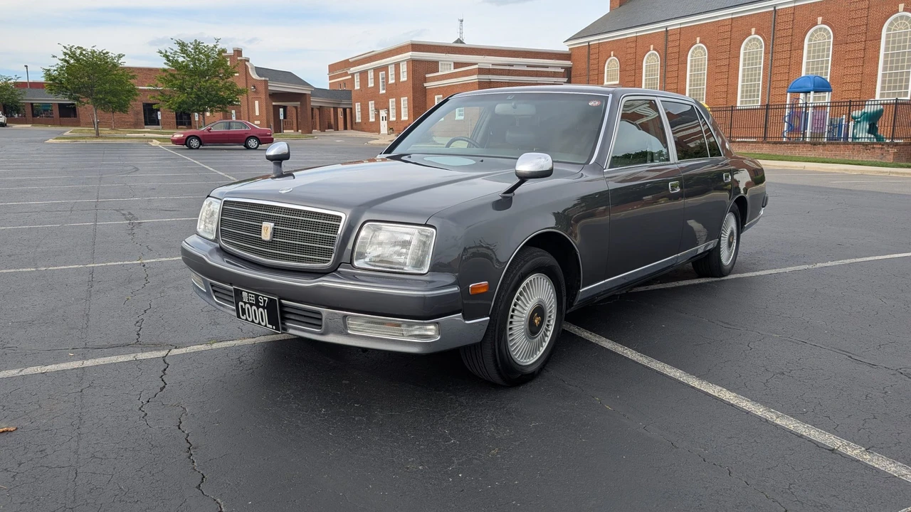 1997 Toyota Century - Image 3 of 31