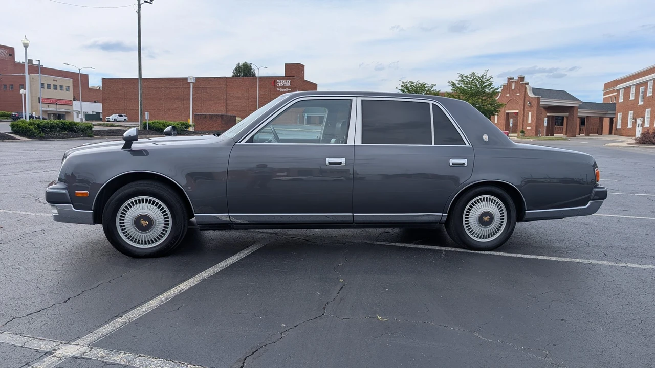 1997 Toyota Century - Image 16 of 31