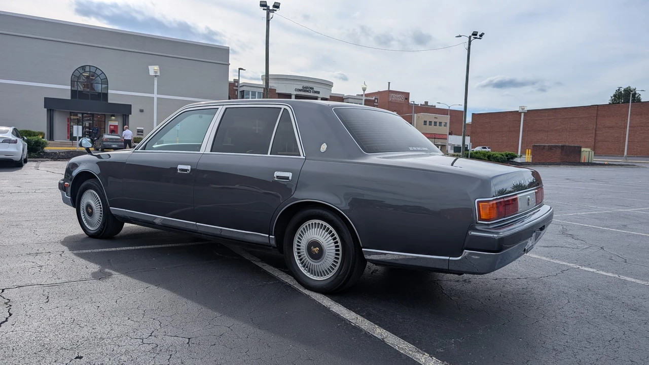 1997 Toyota Century - Image 14 of 31