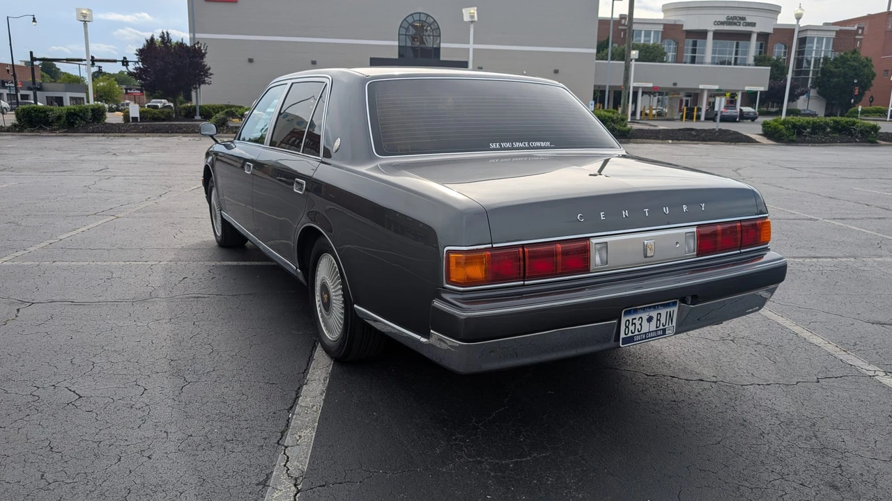 1997 Toyota Century - Image 13 of 31
