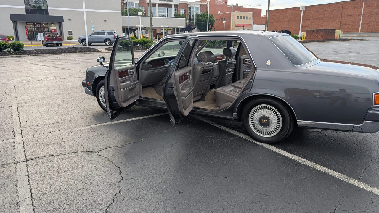 1997 Toyota Century - Image 19 of 31