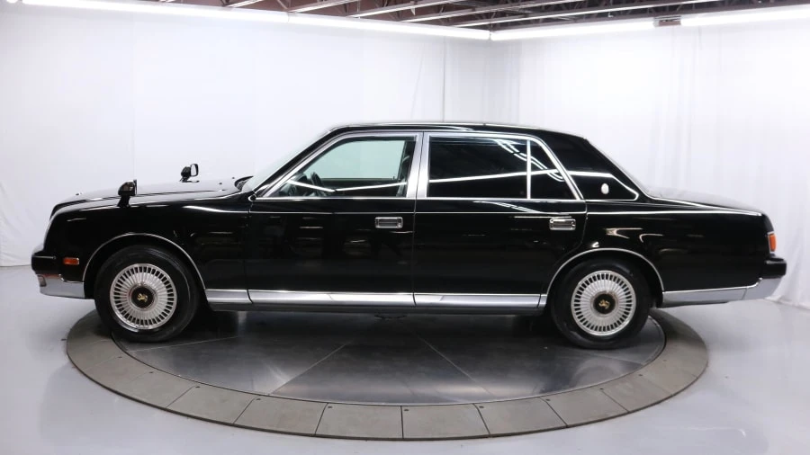 1997 Toyota Century - Image 2 of 31