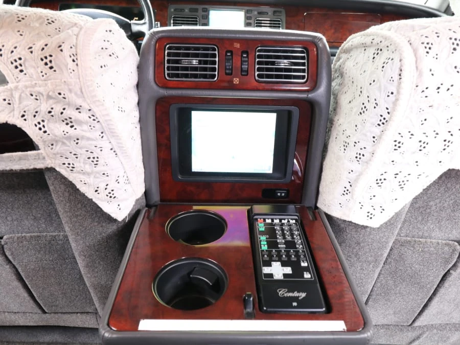 1997 Toyota Century - Image 25 of 31