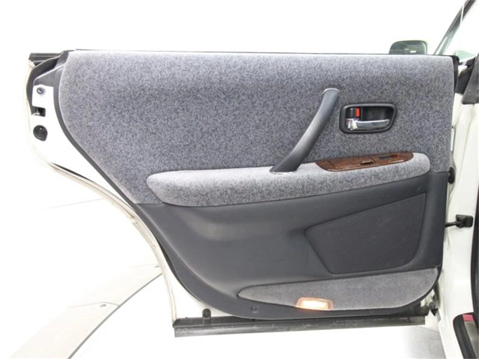 1997 Toyota Crown 10th Gen - Image 19 of 31