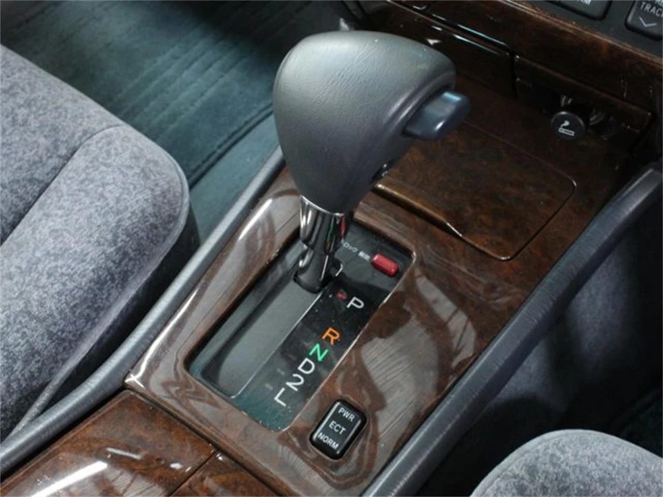 1997 Toyota Crown 10th Gen - Image 14 of 31