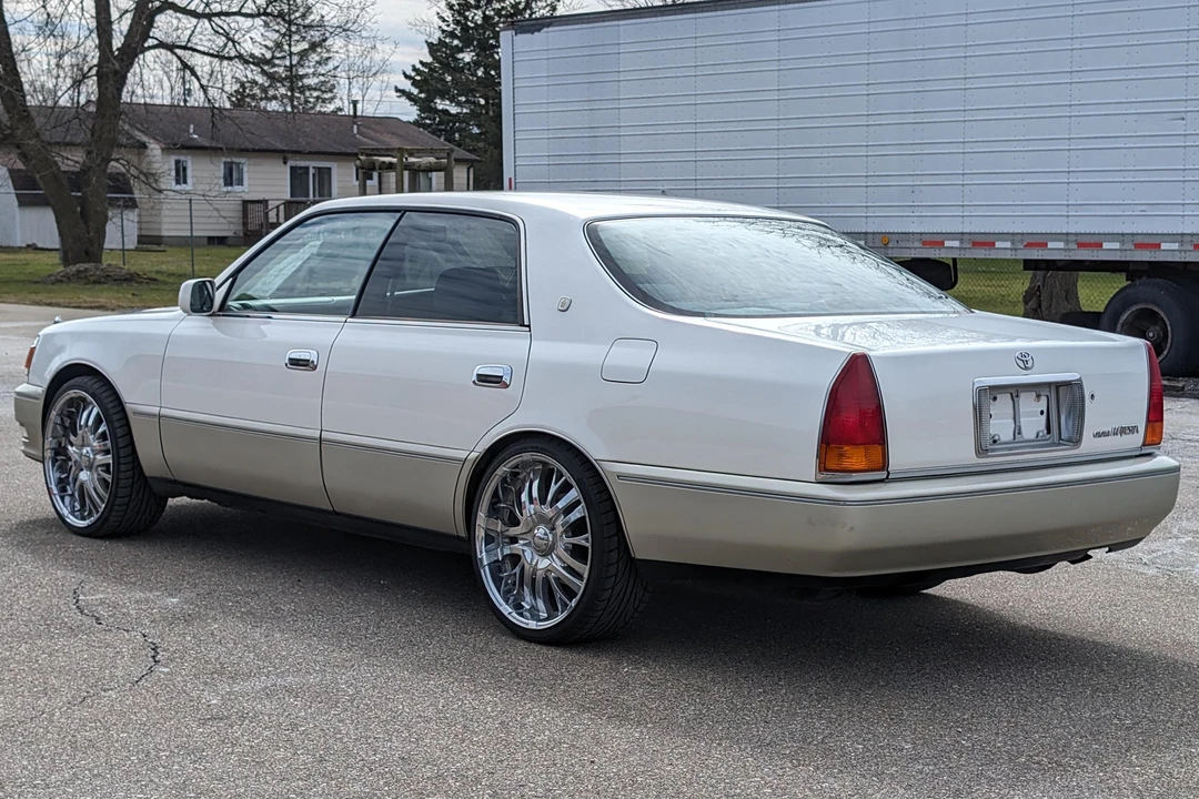 1997 Toyota Crown 10th Gen - Image 4 of 31