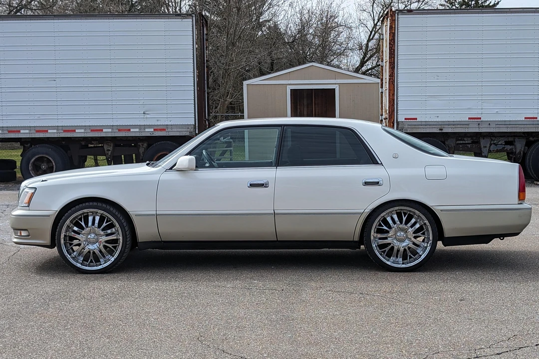 1997 Toyota Crown 10th Gen - Image 3 of 31