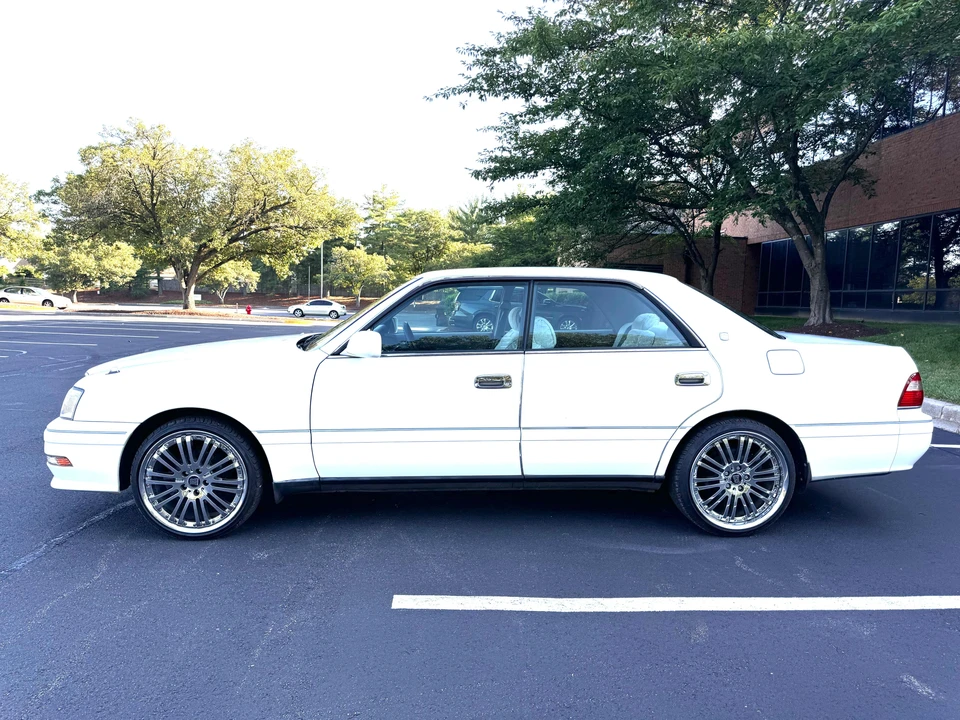 1997 Toyota Crown 10th Gen - Image 16 of 31