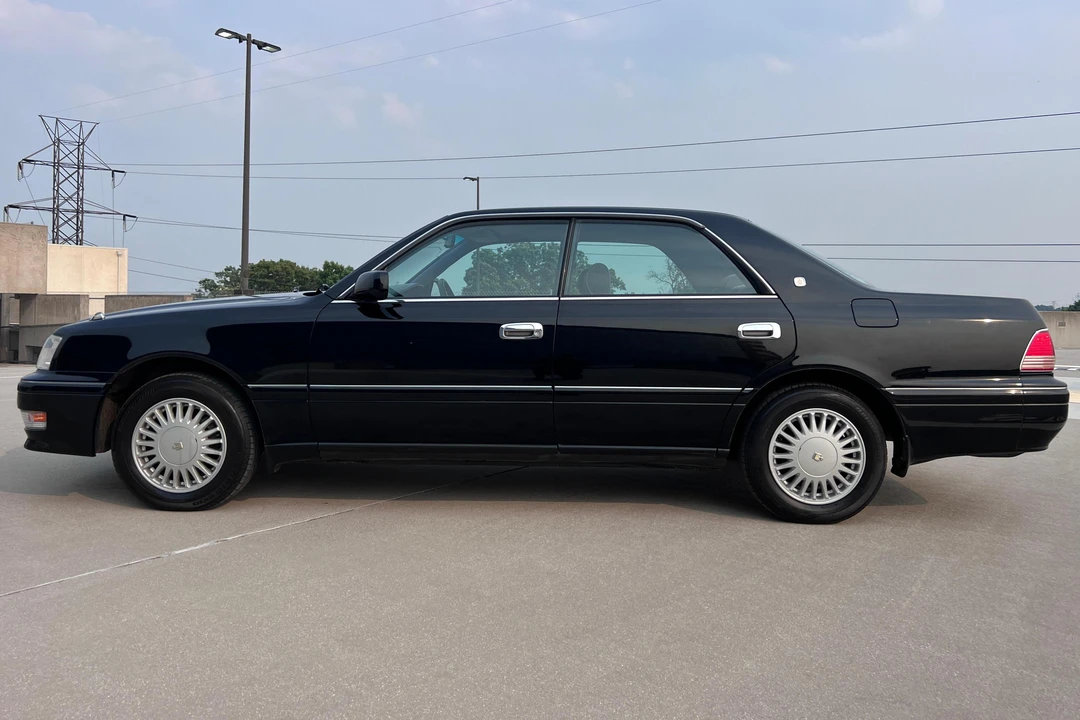 1997 Toyota Crown 10th Gen - Image 3 of 31
