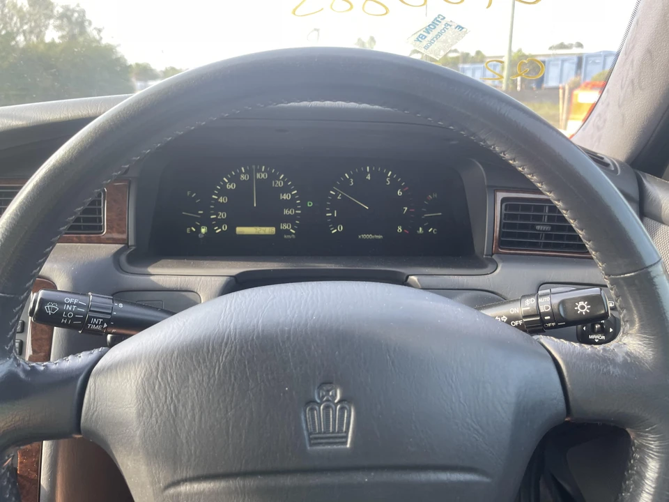 1997 Toyota Crown 10th Gen - Image 28 of 31