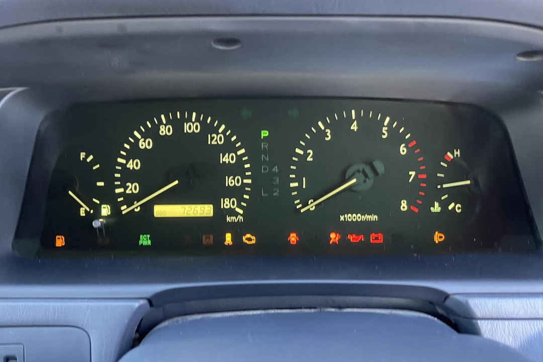 1997 Toyota Crown 10th Gen - Image 24 of 31