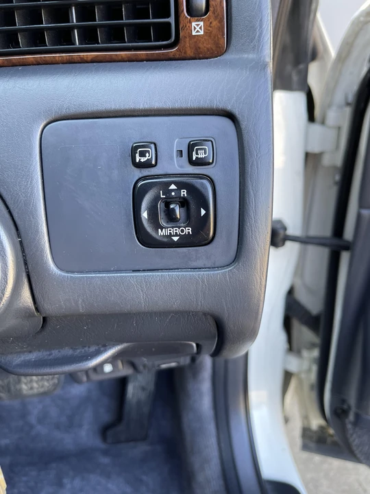 1997 Toyota Crown 10th Gen - Image 27 of 31