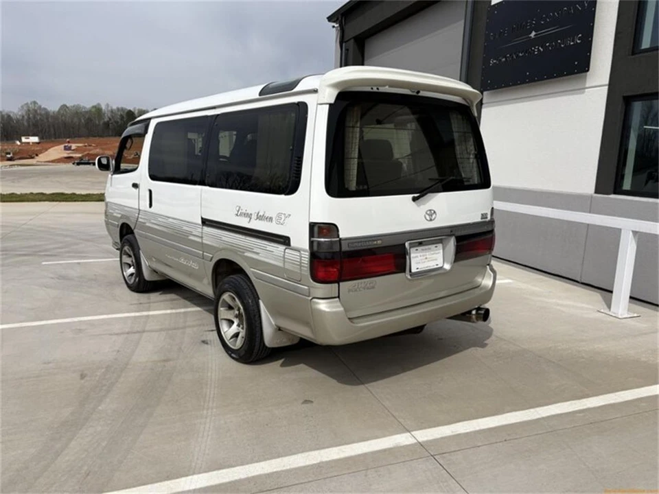1997 Toyota - Image 3 of 31