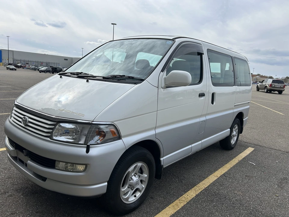 1997 Toyota HiAce 4th Gen - Image 19 of 31