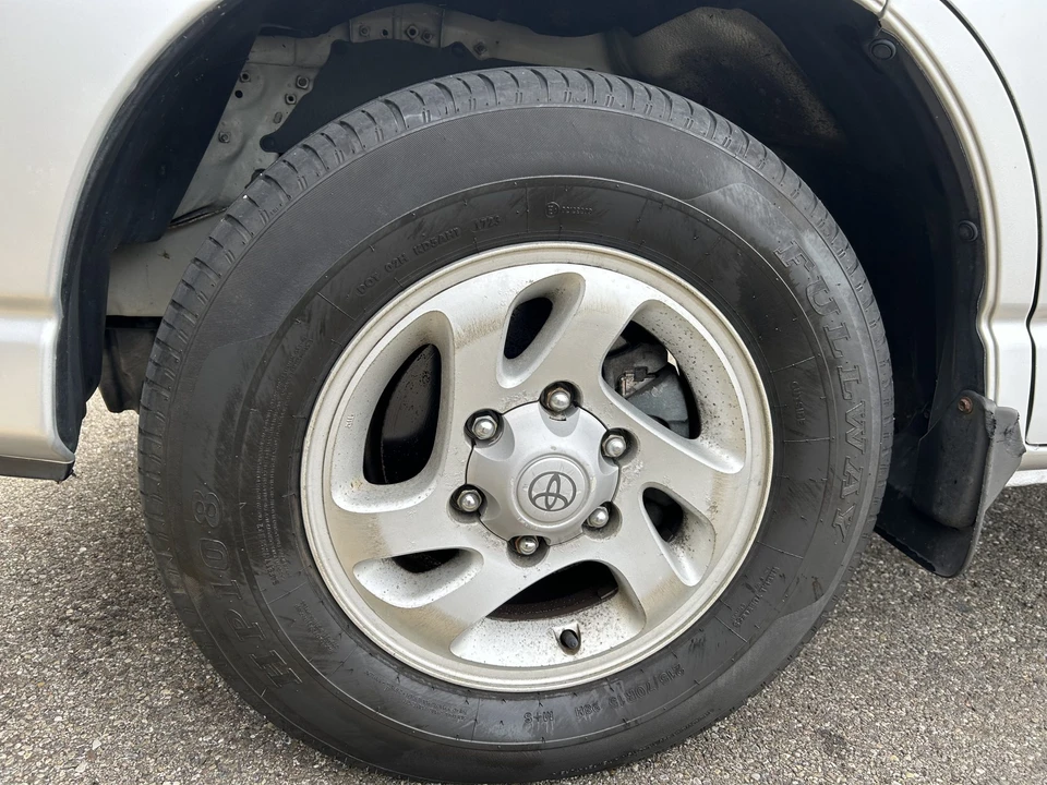 1997 Toyota HiAce 4th Gen - Image 30 of 31