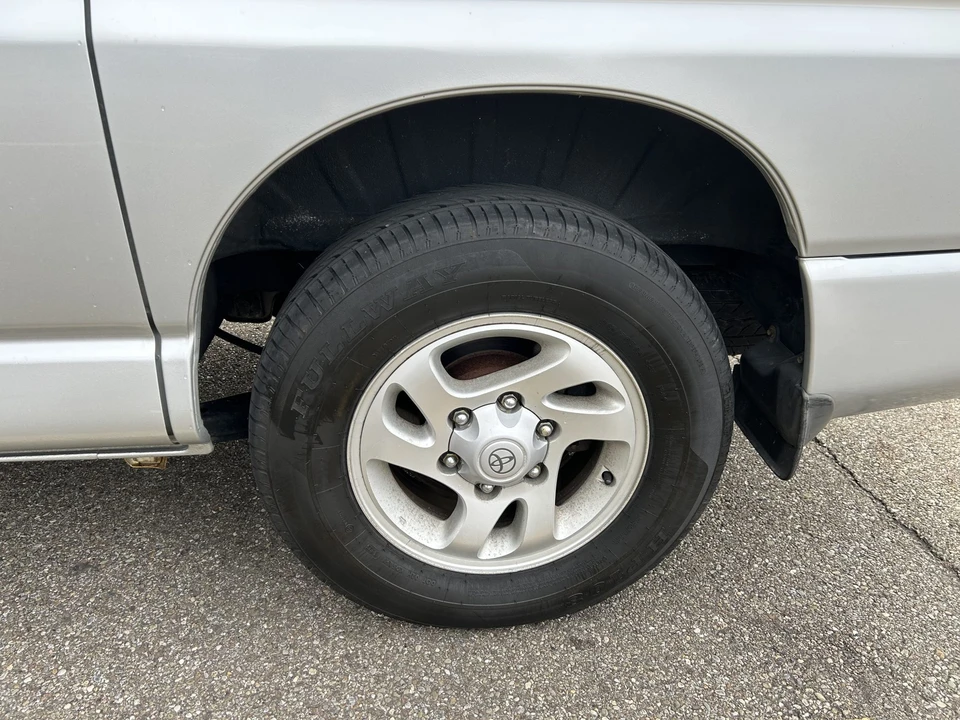 1997 Toyota HiAce 4th Gen - Image 29 of 31