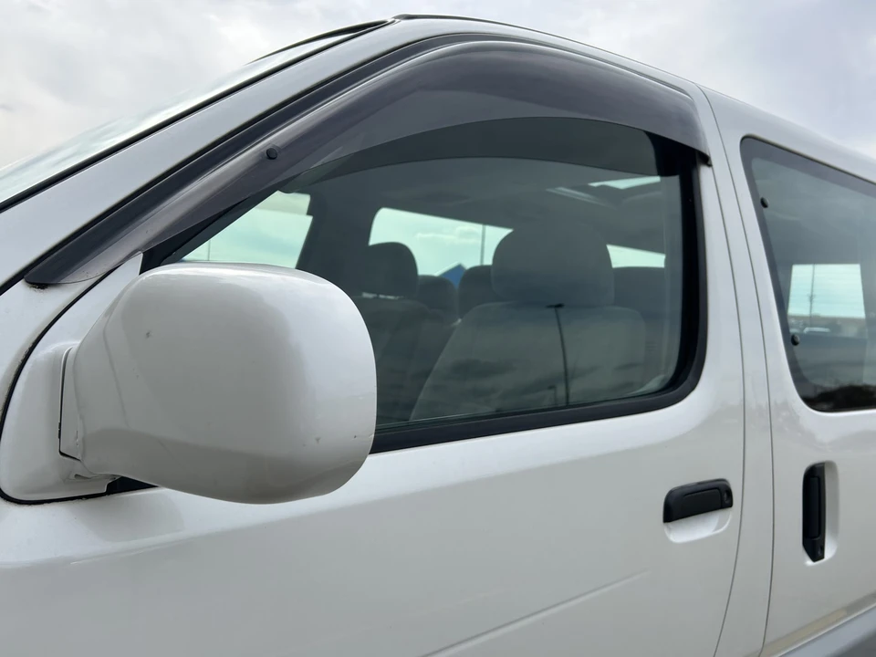 1997 Toyota HiAce 4th Gen - Image 25 of 31