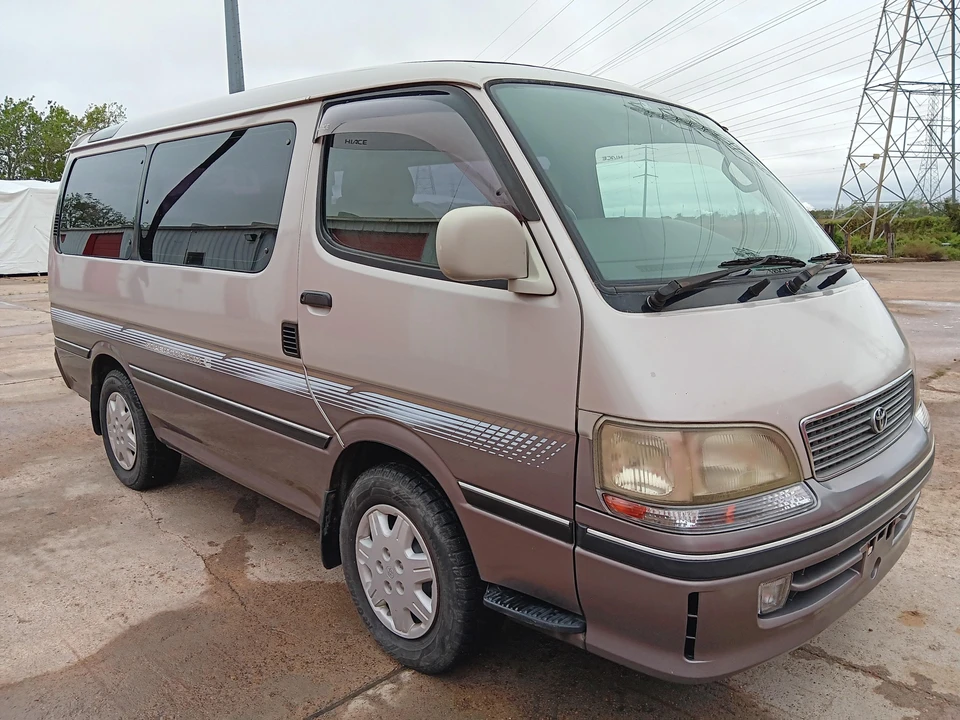 1997 Toyota HiAce 4th Gen - Image 16 of 31