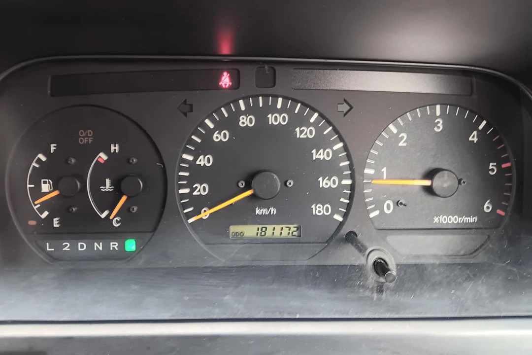 1997 Toyota HiAce 4th Gen - Image 29 of 31