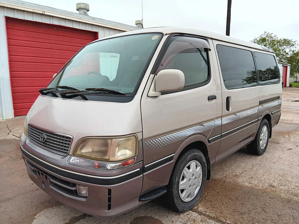 1997 Toyota HiAce 4th Gen - Image 8 of 31