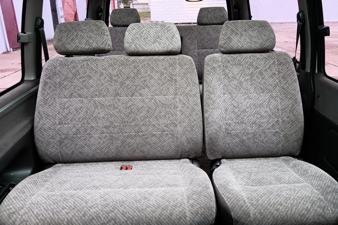 1997 Toyota HiAce 4th Gen - Image 28 of 31