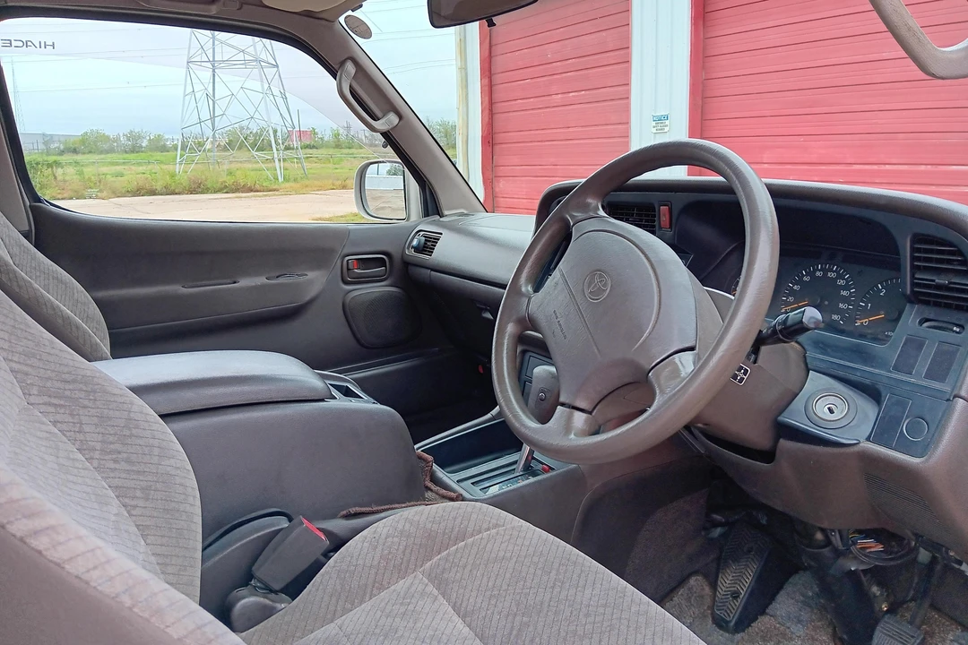 1997 Toyota HiAce 4th Gen - Image 26 of 31