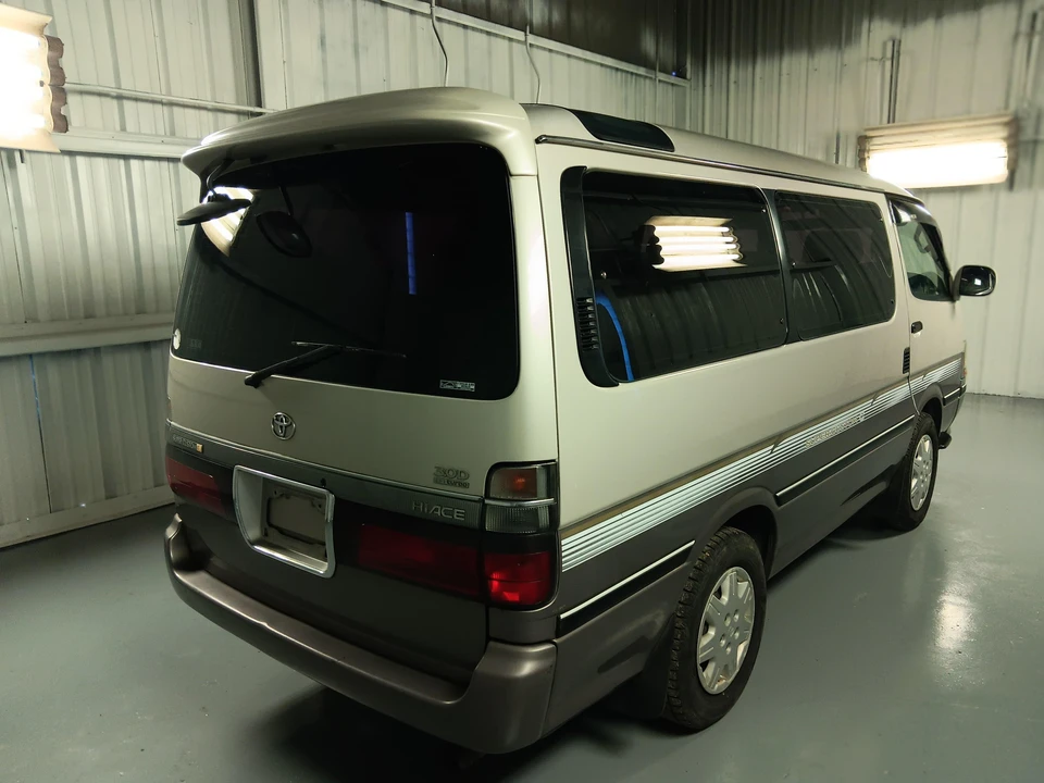 1997 Toyota HiAce 4th Gen - Image 13 of 31
